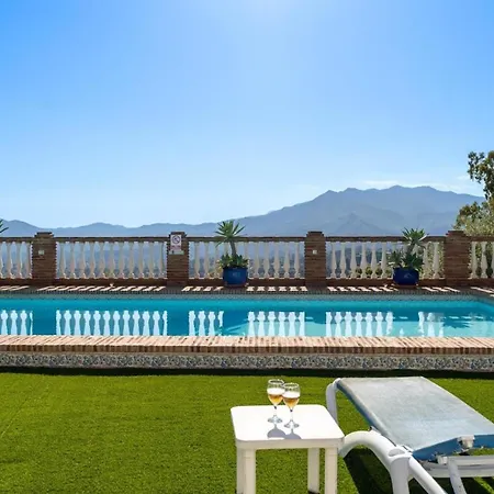 Mit Privatpool Fuer 8 Personen Ca 180 Qm In Mijas, Andalusien Costa Del Sol Holiday home